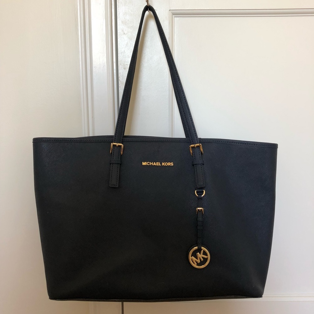 Michael Kors Jet Set Tote in Navy